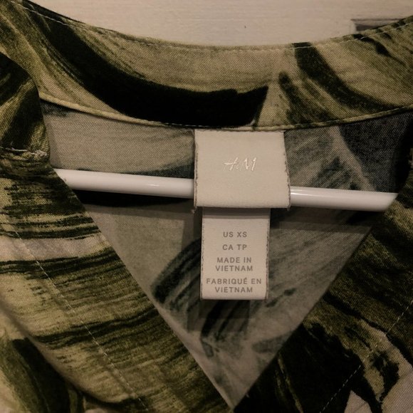 H&M Palm Leaf V-Neck Dress - XS - Picture 6 of 6